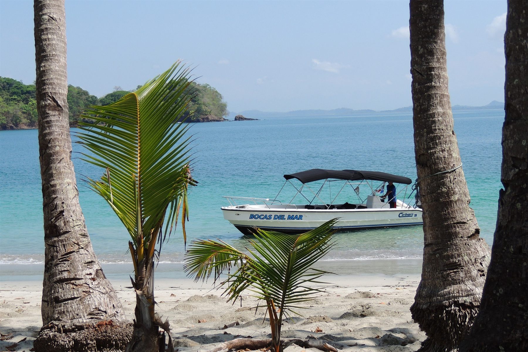 Island boat trip in the Gulf of Chiriquí aboard Bocas del Mar's own vessel (Isla Gámez)